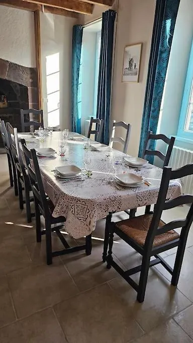 L'Oustal De L'Adrienne E Jean , Gite De Campagne Au Pied Des Montagnes Tournemire  Holiday home Tournemire (Cantal)