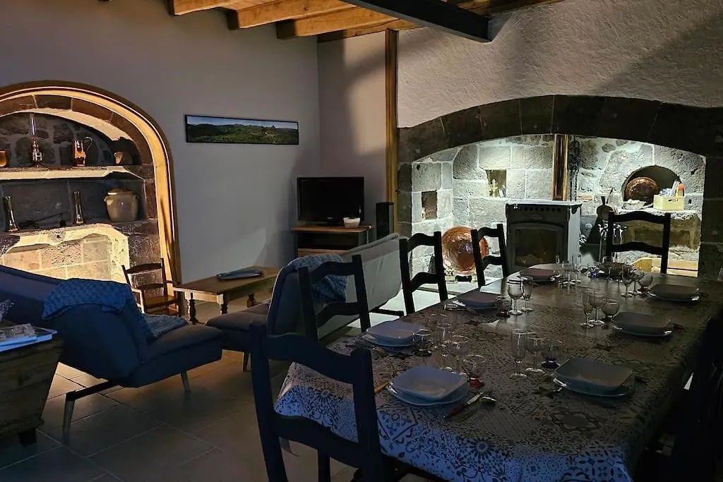 L'Oustal De L'Adrienne E Jean , Gite De Campagne Au Pied Des Montagnes Tournemire  France